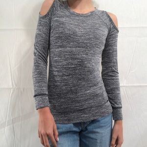 Tilly’s Girl’s gray open shoulder long sleeve